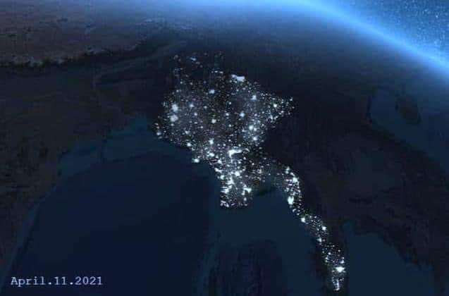MoeEainMetMay's tweet photo. The Flashlight Strike, Myanmar #FlashStrike #Apr11Coup #WhatsHappeninglnMyanmar #HearTheVoiceOfMyammar #How_Many_Dead_Bodies_UN_Need_To_Take_Action #WeProtestPeacefully #WhatsHappeninglnMyanmar #WeWantDemocracy #rejectmilitarycoupmyanmar #BurmaSpringRevolution https://t.co/vHT4RHyFJN