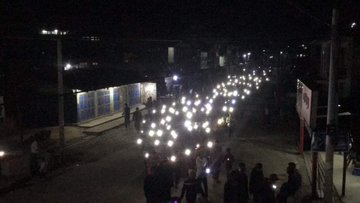 TostevinM's tweet photo. More pictures of last night's flashlight protests against Myanmar's junta #WhatsHappeningInMyanmar https://t.co/kCrasUuA0L