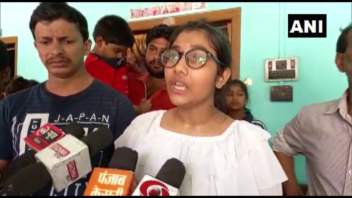 This is a conspiracy & I demand CBI probe. They left my father alone despite having guns. Not only circle inspector Manish Kumar, but all those who ran away should be punished. My grandmother also died of shock after my father’s death: Daughter of slain SHO Ashwini Kumar (11.04)