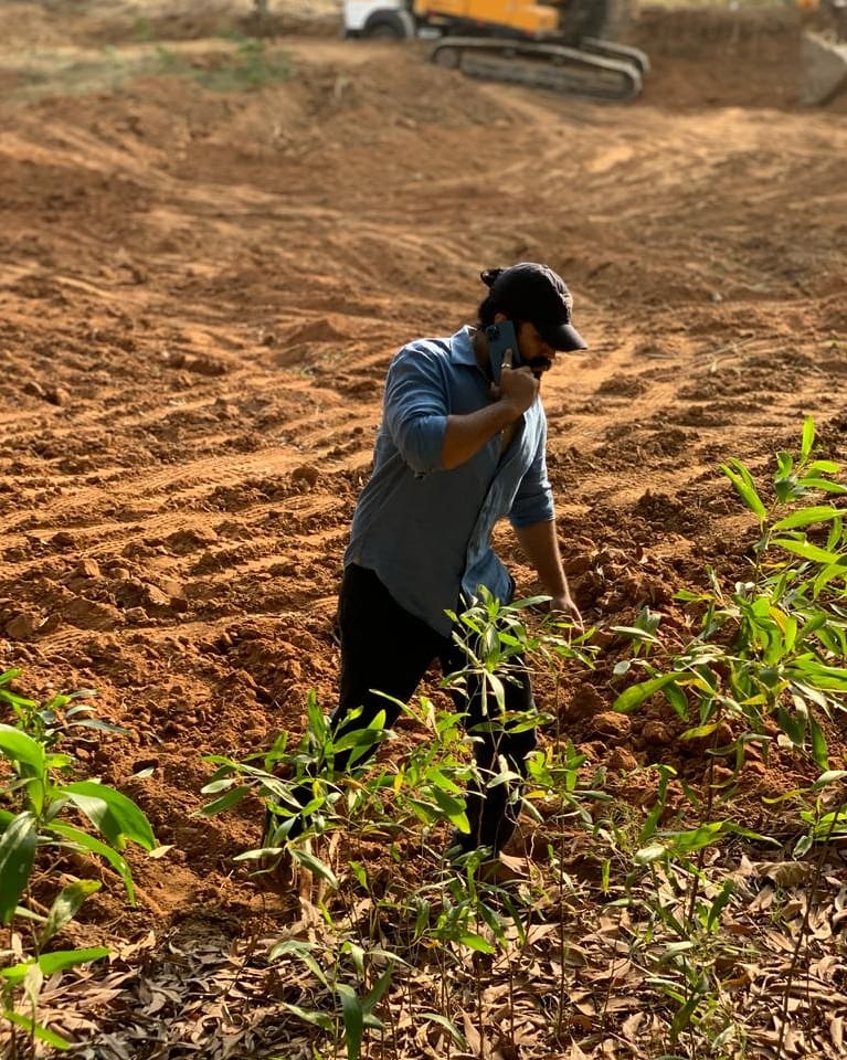 vamsikaka's tweet photo. Rocking Star @TheNameIsYash 's Recent Pics At His Farm House at Hassan , Karnataka 

#KGFChapter2 #KGFChapter2EraFromJuly16 https://t.co/V0KOYDeUIM