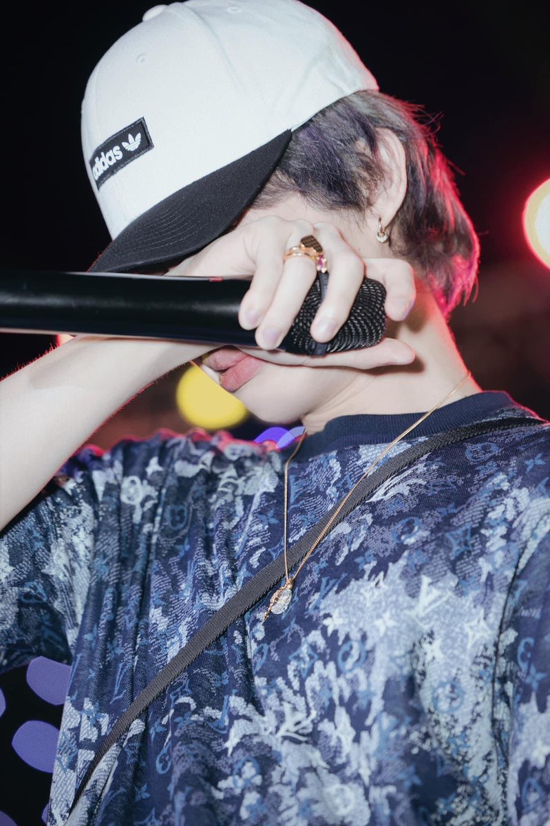 phuongtuan_j97's tweet photo. Chúc mừng sinh nhật Jack hí 🌻
Cảm ơn gia đình tôi ❤️

👉 Tối nay...20h09: https://t.co/6Ctur8lHFE
#LayLaLay #J97 #JackJ97 https://t.co/klvTTMYcC6