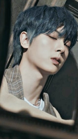 Lina_weve's tweet photo. How many wallpapers can you make of an MV?
many ๐คญ #onewe #Sunwe #abookinmemory https://t.co/sfeCcod1Y3