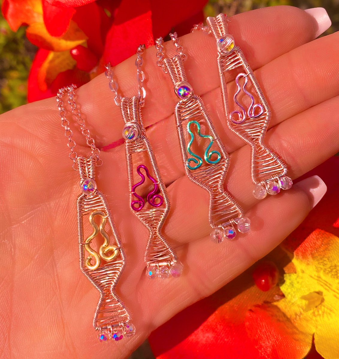 💫🔥 I lava you! 🔥💫

rose gold lava lamp necklaces ✨