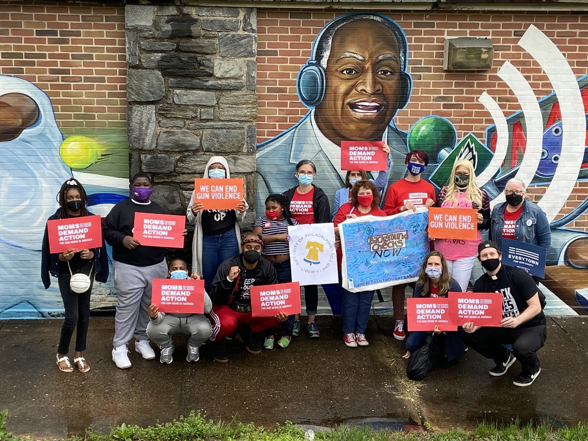 MPWalkergirl's tweet photo. Rain couldn’t deter @MomsDemand and @DemandPa Philly volunteers, gun violence allies and religious leaders from @DIVASMinistry &amp; @TheECOFoundation from heading to West Philly to sign the #RoadTrip4BGC mural. @SenatorCasey @SenToomey and @USSenate vote for #HR8 https://t.co/tG7oAlTVDj