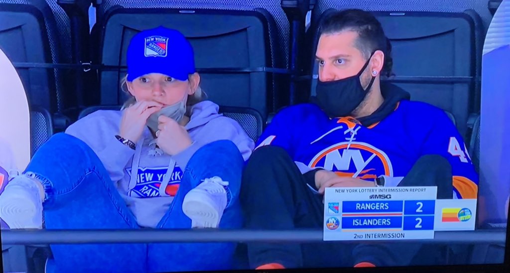 #NYRANGERS #NYISLANDERS Going to town on those nails 😂 #Seinfeld #MANBUN 🤣 #LGR