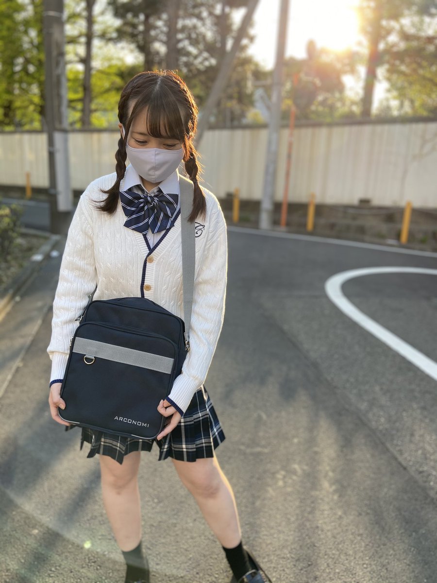 Conomi Twitterissa 原宿店 爽やかコーデ 白とブルーで清楚系 スカートは大人気のブルーチェック 今流行りのショルダーバッグ 友達とお揃いで持ってると更に可愛い Conomi 制服 なんちゃって制服 高校生 Jk Fjk Sjk Ljk Jkブランド 青春 Conomi Twitterissa 原宿店 爽やかコーデ 白とブルーで清楚系 スカートは大人気のブルーチェック 今流行りのショルダーバッグ 友達とお揃いで持ってると更に可愛い Conomi 制服 なんちゃって制服 高校生 Jk Fjk Sjk Ljk Jkブランド 青春