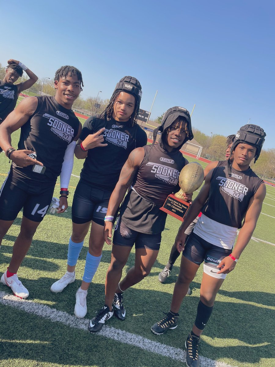 _KingMonn13's tweet photo. Championship Sunday 🏆🌟@derekrasmussen @Sooner7v7 https://t.co/wmM7v9pPjc