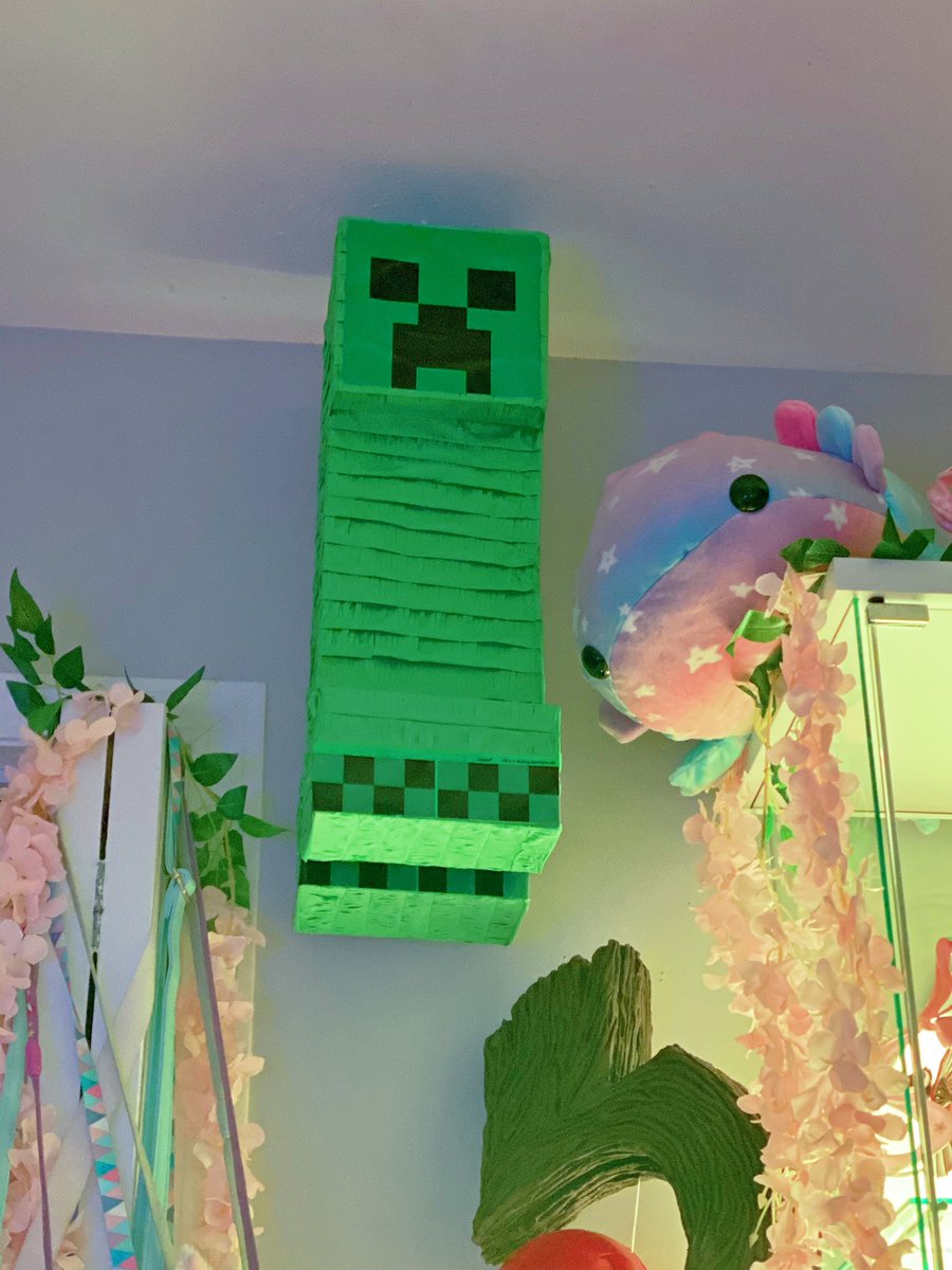 A:Repeat after me.. I am an adult!
Me: I am an adult!
A:Adults don’t have creeper piñatas as decor!
Me:..... https://t.co/ePYSSQNbyf