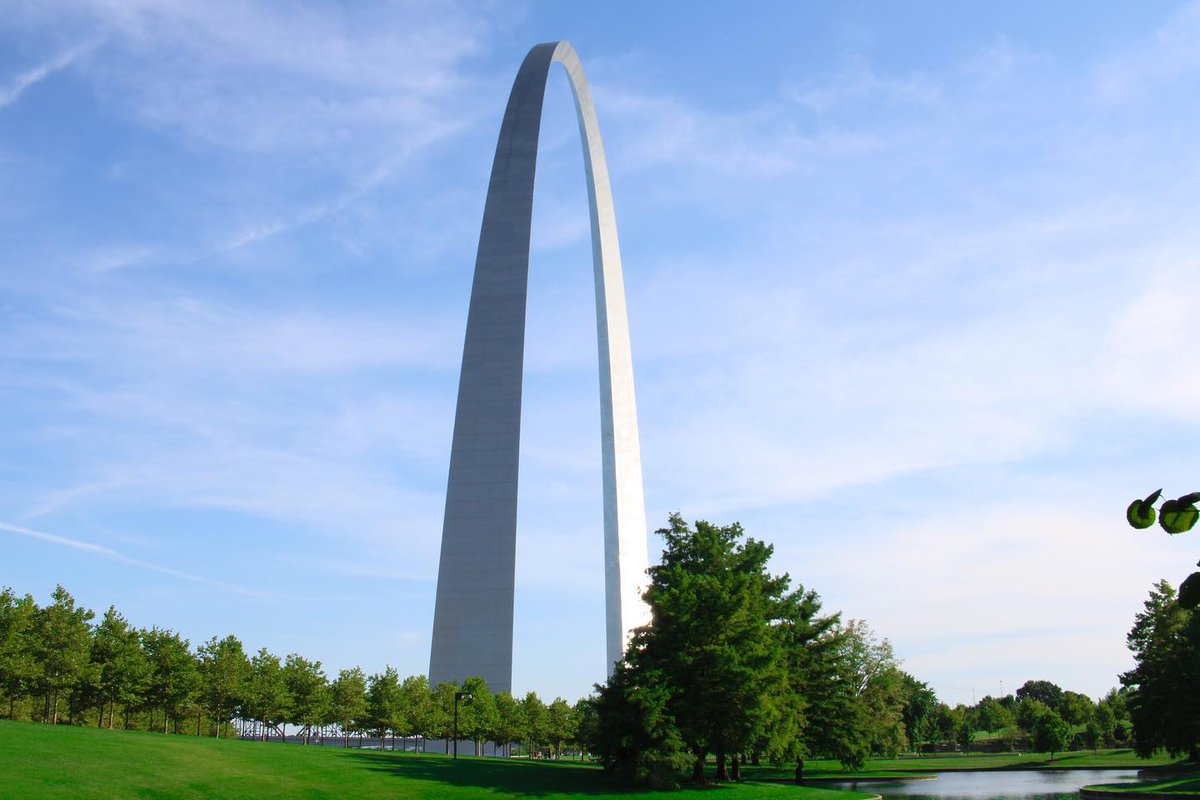 (August 2020)St. Louis, MO  @GatewayArchSTL Shot manually. New prime lens : Canon Rebel T7 w/ Tamron - 18-200mm f/3.5-6.3 Di II VC & Canon EF 50mm f/1.8 STM & Canon - EF-S 24mm f/2.8 STM: Photoshop