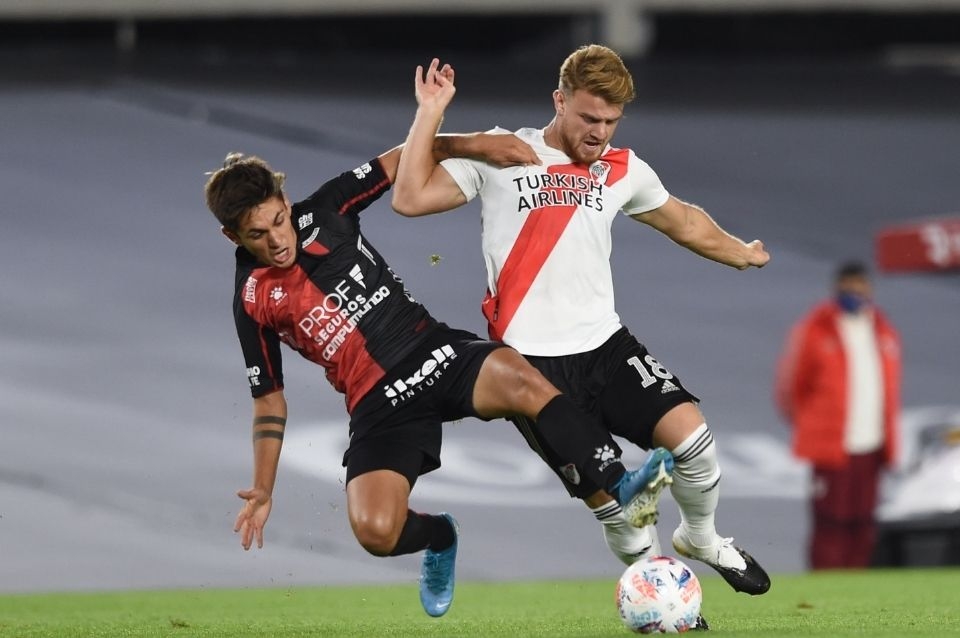 radiolt10's tweet photo. A #Colón no le alcanzó con el corazón y perdió su invicto ante #River ► https://t.co/a18YVdRV7u https://t.co/ahQ1RVUUMF