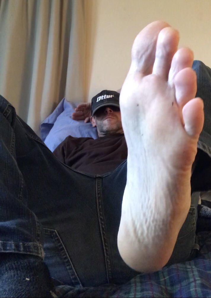 AidanMarsh14's tweet photo. #footfetish #snifffeet #sniffpig #hairyass #lickmysole #lickdaddy #sweatyfeet #gaysoles I had my boots on so long today that the pattern of the weave is in my pads #sweaty #musty https://t.co/V4zKDGph2u