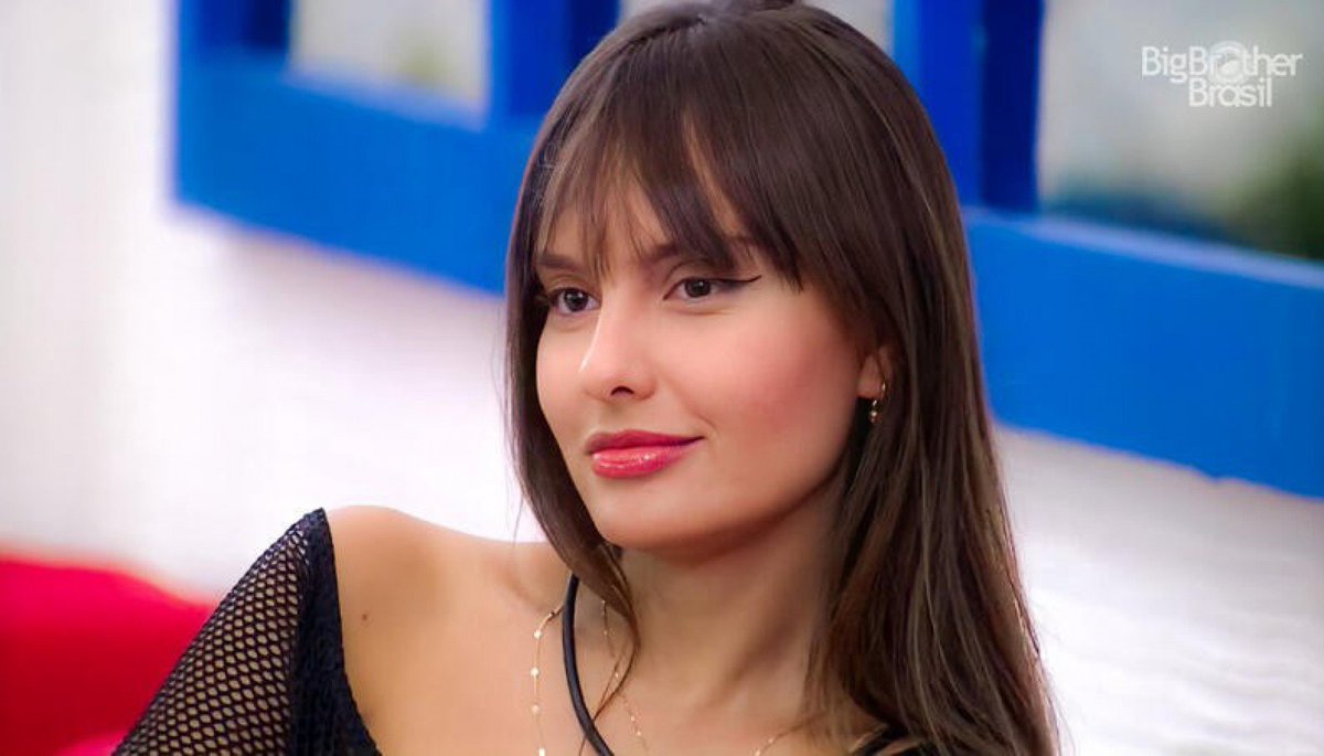 LuaraMoonn's tweet photo. #BBB21  A Thais era muito melhor quando era planta...🌿🌿 #ForaThais https://t.co/fvlpRQydGU