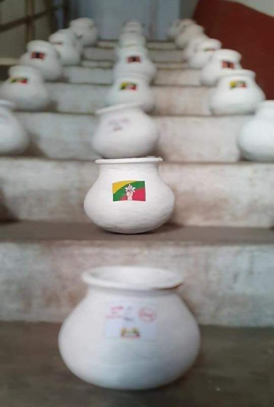 လှိုင်မြို့နယ်မှာ ယနေ့ ပြုလုပ်ခဲ့တဲ့ “အတာအိုး သပိတ်” 

ဧရာဝတီ ၊ ဧပြီ ၁၀ ၊ ၂၀၂၁ ။ 

ဓာတ်ပုံ - CJ

#WhatisHappeningInMyanmar 
#RejectMilitaryCoup
Crd