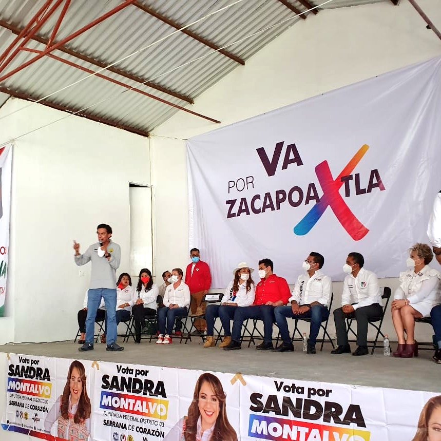 De gira por #Zacapoaxtla con <a href="/NestorCamarillo/">Néstor Camarillo</a> y <a href="/PabloAnguloB/">Pablo Angulo Briceño</a> acompañamos a <a href="/smontalvod/">Sandra Montalvo</a> en su visita a este municipio.
Les puedo decir que el distrito 03 tiene en #SandraMontalvo una gran representante. #VaPorMéxico
<a href="/PRDMexico/">PRD</a> @PRD_DEE_Puebla <a href="/Jesus_ZambranoG/">Jesús Zambrano</a> <a href="/fanysantiagof/">Fany Santiago</a>
