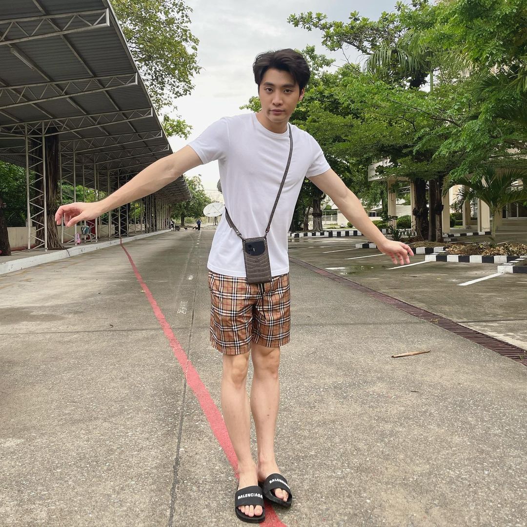 SYNOM34N's tweet image. [M34NISMIND's IG Update] 
Back to school 
#MeanPhiravich #Meantro
