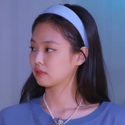 liavnyl's tweet photo. jennie and lia as each other a needed thread— https://t.co/fgxAgVELTO