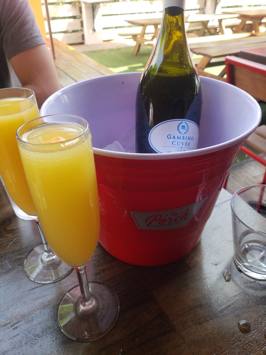 tommy_cubillas's tweet image. What a wonderful weekend of Fruity Drinks with my amazing friends and family! @ashley_schiele #FruityDrinks #AshleyandTommy