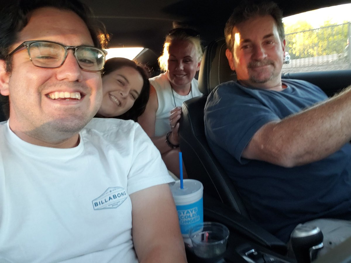 tommy_cubillas's tweet image. What a wonderful weekend of Fruity Drinks with my amazing friends and family! @ashley_schiele #FruityDrinks #AshleyandTommy