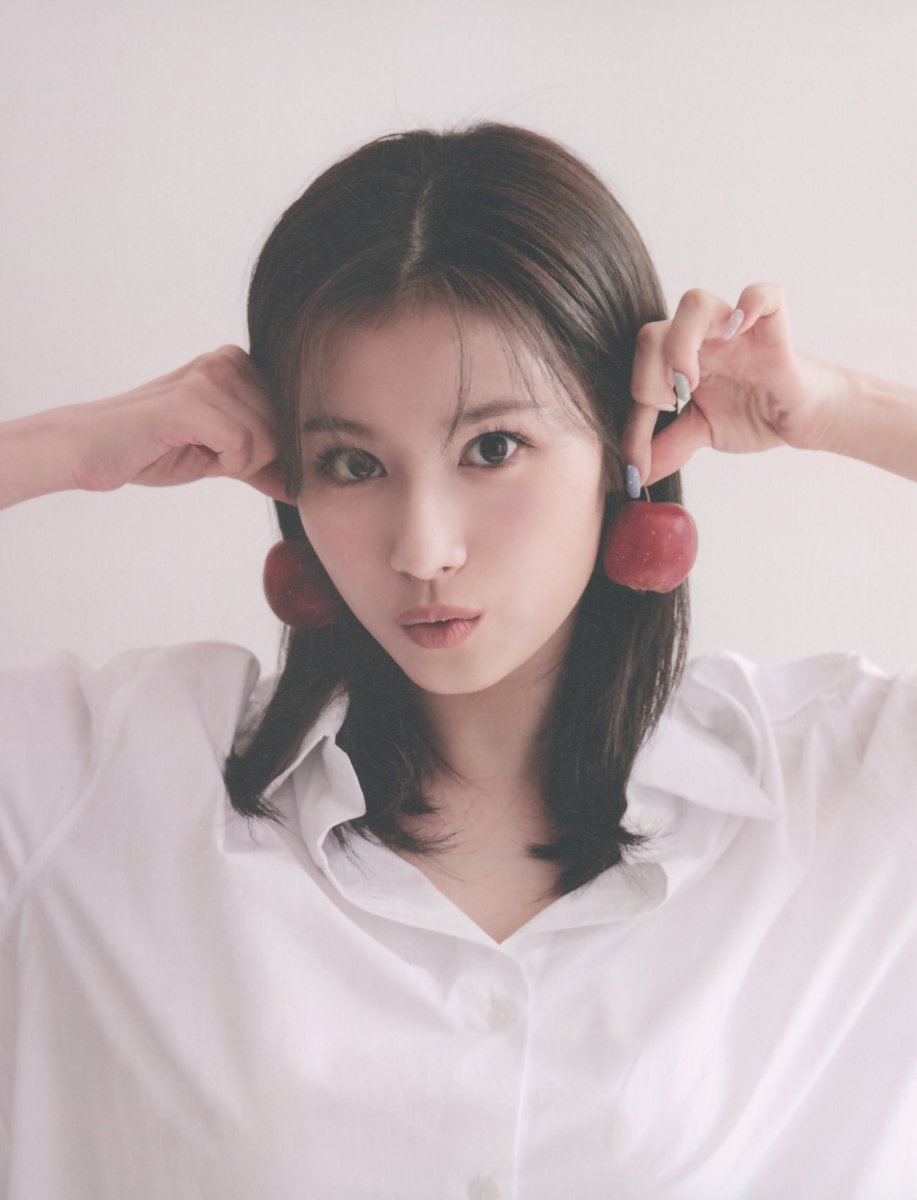 SCAN] Yes, I am Sana (1st Photobook) page 58, 61, 62, 63 #사나