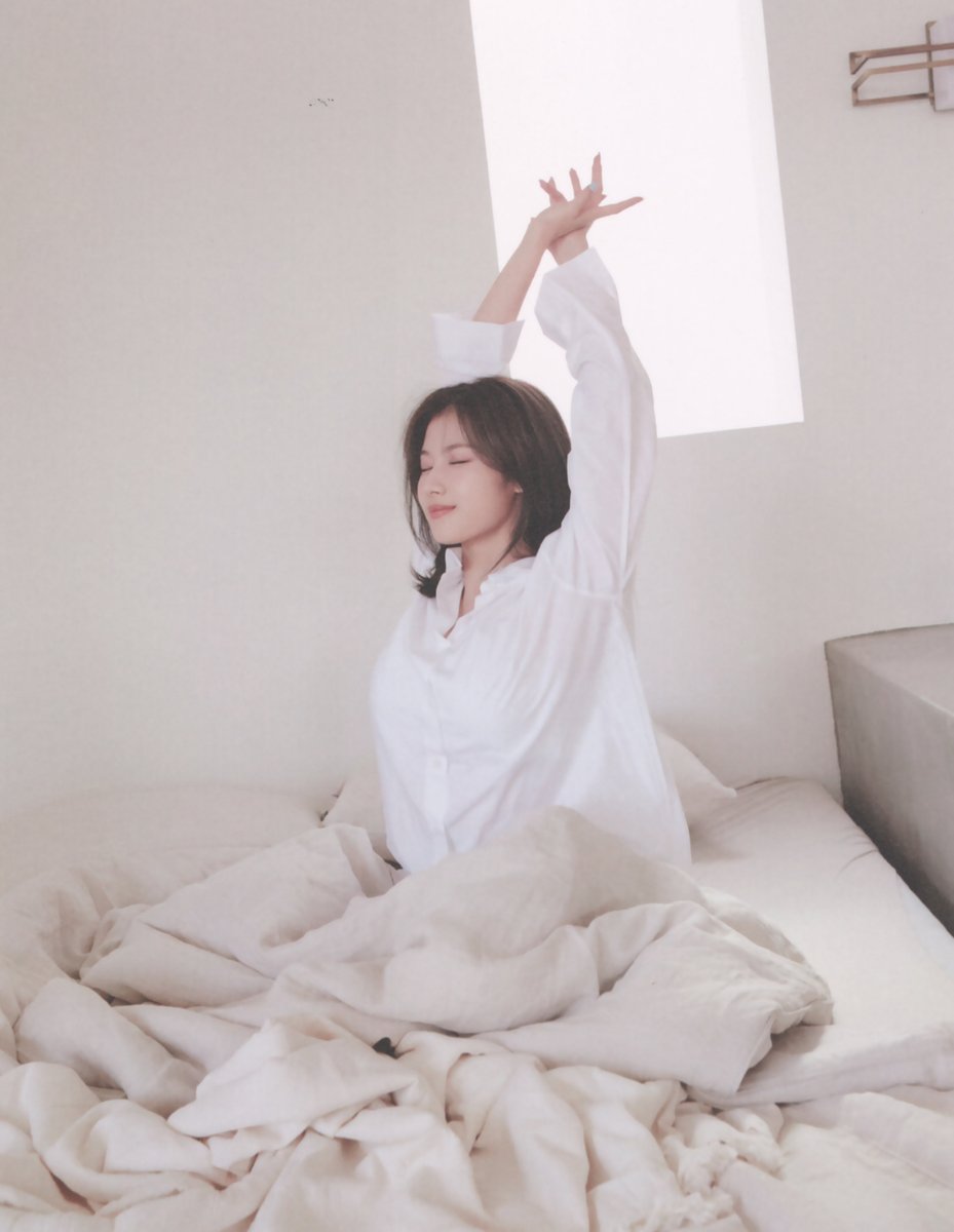 SCAN] Yes, I am Sana (1st Photobook) page 70, 71, 72, 73 #사나