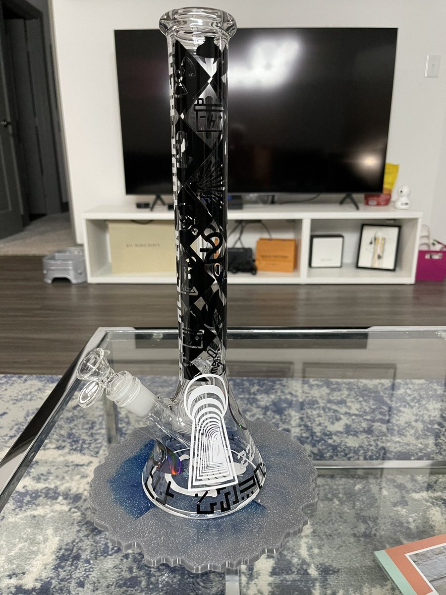 _zalien_'s tweet image. 2️⃣2️⃣2️⃣ @gjonesbass