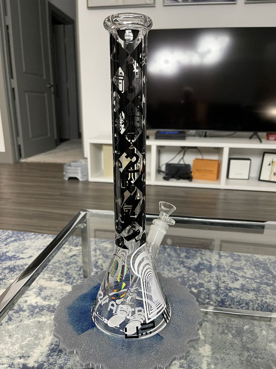 _zalien_'s tweet image. 2️⃣2️⃣2️⃣ @gjonesbass