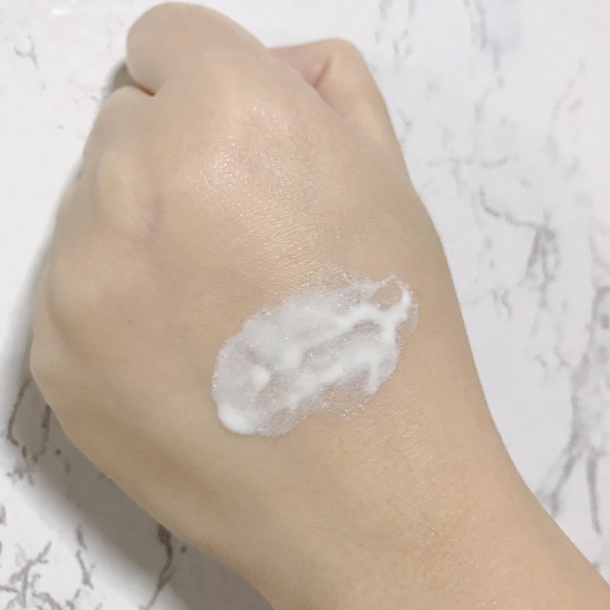 SkulLaeEy's tweet image. แดดแรงแค่ไหนก็ไม่ห่วงหน้าไหม้หน้าเยิ้ม Biore UV Watery Gel มี SPF50+ PA++++ไม่ทิ้งคราบหลังทา ช่วยให้หน้าไม่หมองคล้ำเวลาเจอแดด ทาแล้วผิวโกลว์ฉ่ำน้ำ แต่ไม่มัน ราคาก็น่ารัก 29 บาทเท่านั้นสอยมาจากเซเว่นนี่เองค้าบบ เลิศ ✨#กันแดดฉ่ำไบรท์  #ครีมซอง #Howtoperfect