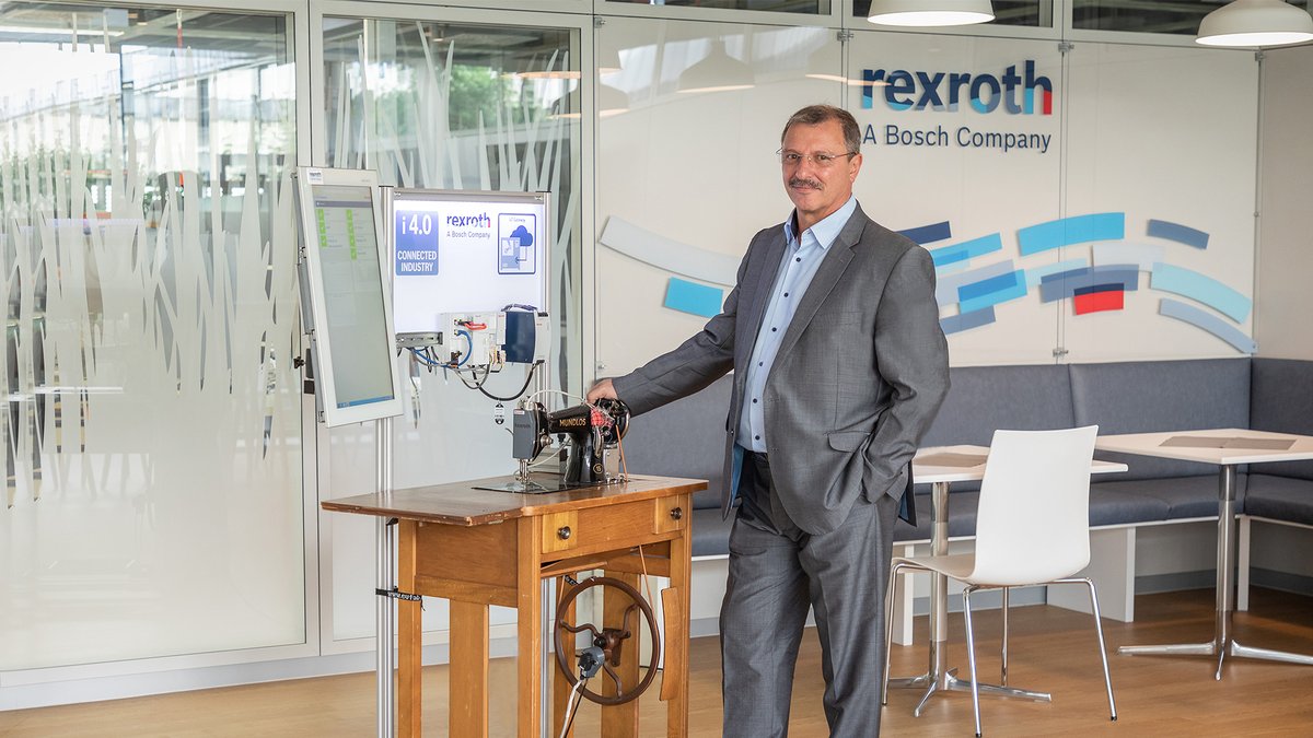 📰 #Fact No. 1 on #Industry40 at Bosch: Did you know that the oldest machine ever #connected is Robert Bosch's 134-year-old lathe? #HM21 ➡ bit.ly/3dZHGmR