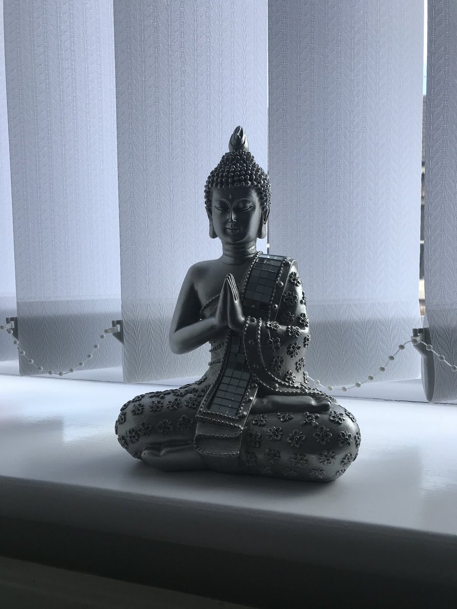cwcreflexology's tweet photo. How often do people say ‘I just have no time for myself’? 

Spending small amounts of time in silence with your thoughts can increase empathy, productivity, mental strength &amp; helps you to know yourself. #MakeTimeForYou 

#reflexology @AoR_Reflexology 

https://t.co/KLlQ18gpOe https://t.co/2O3AfvrPrt