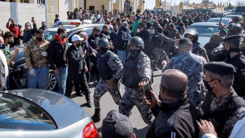 TheCeSSRA's tweet image. #Jordan #CollectiveActions
Despite the lockdown measures to contain the diffusion of virus Covid-19, in the first trimester of 2021 Jordan experienced a large number of protests related to socio-economic stresses and grievances. 
⬇️
1/10