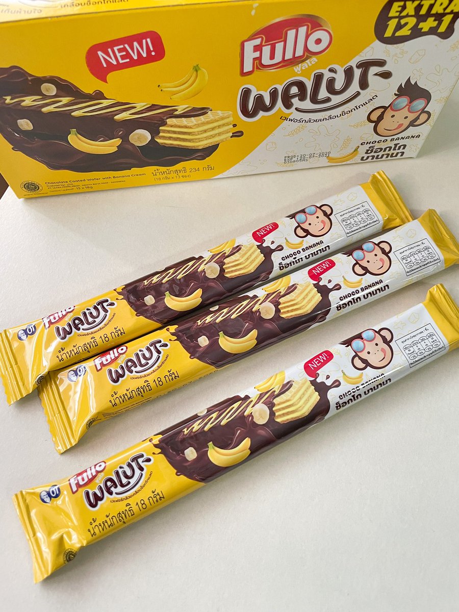 gmmgamm's tweet photo. กรุบๆ Fullo walut choco เวเฟอร์กรอบหอมสอดไส้ครีม รสกล้วยหอม🍌 เคลือบช็อกโกแลตแน่นนนๆๆ คุ้มมากกก กล่องละ 48 บาท มี 13 ซอง!! กินเล่นเพลินนๆเลยยย ซื้อได้ที่ แม็คโคร ทุกสาขา หรือเฟสบุ๊คแฟนเพจ Fullo Thailand เลยยย #wafer #fullo #chocobanana #อร่อยบอกต่อ https://t.co/bIlbICPj3x