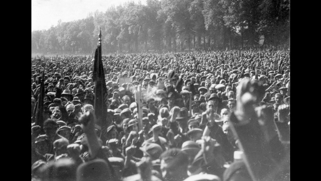 JulienCahon's tweet photo. Version locale des rassemblements des gauches
1934-1935 #Picardie 
📽️Superbe archive filmée d'un meeting unitaire @PCF #Vimeu : https://t.co/YZfsRBGnGs
📸Photos du meeting antifasciste du Front populaire à Amiens (Hotoie)
🗣️ On y voit les députés @ClubMaxLejeune et Jean Catelas https://t.co/2vp4uEYhjV