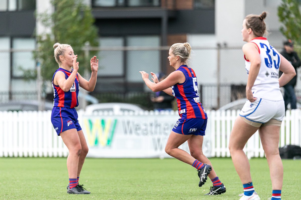 PortMelbourneFC's tweet photo. Always good vibes when you can start off the working week sitting 6/6! 😃 👊

#BornAndBred https://t.co/sMcUtowrTr