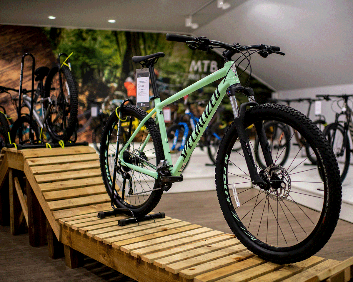 RutlandCycling's tweet photo. We're pleased to say that our stores are now open as normal.
Browse our range of bikes and gear, book yourself in for a Bike Fit, hire a bike or make use of our workshop services. We look forward to welcoming you soon!
See our store details π https://t.co/uAWkxLuXIT https://t.co/Mx6fATmpML