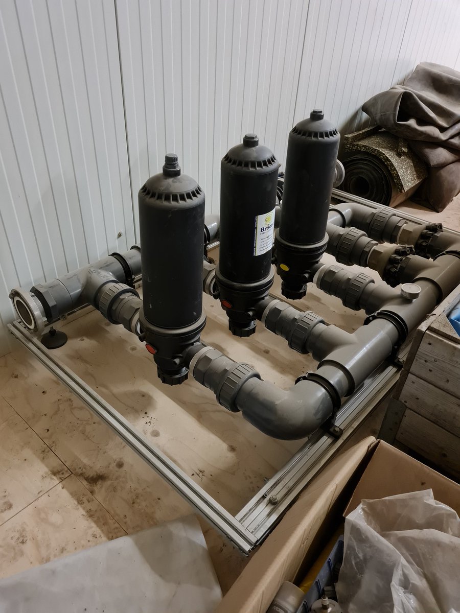 JacobJanButh's tweet photo. Drip filter- en zuigkorfset te koop. Pm bij meer interesse https://t.co/hncIQE4JEx