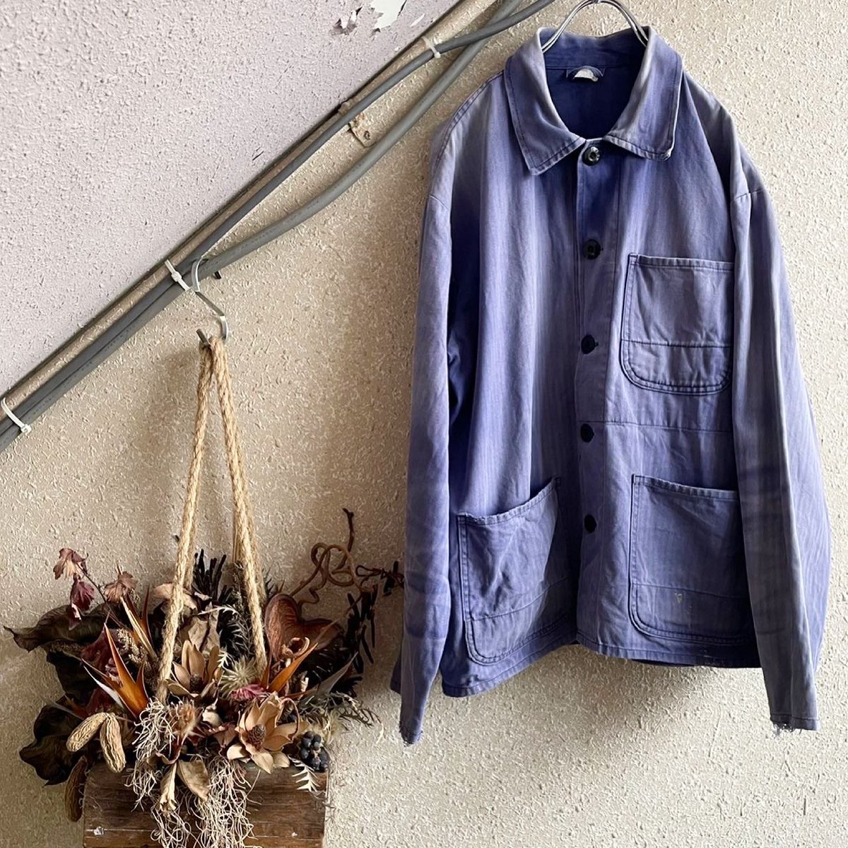 Epic_used's tweet image. #frenchworkjacket
#herringbone

目を奪われるフレンチワーク特有の絶妙な色落ち
硬めなヘリンボーンがクタクタになるまで着倒したボディ
控えめに言って最高です。

4月12日(月)
Epic. OPEN🚪
☀️14:00-20:00🌖