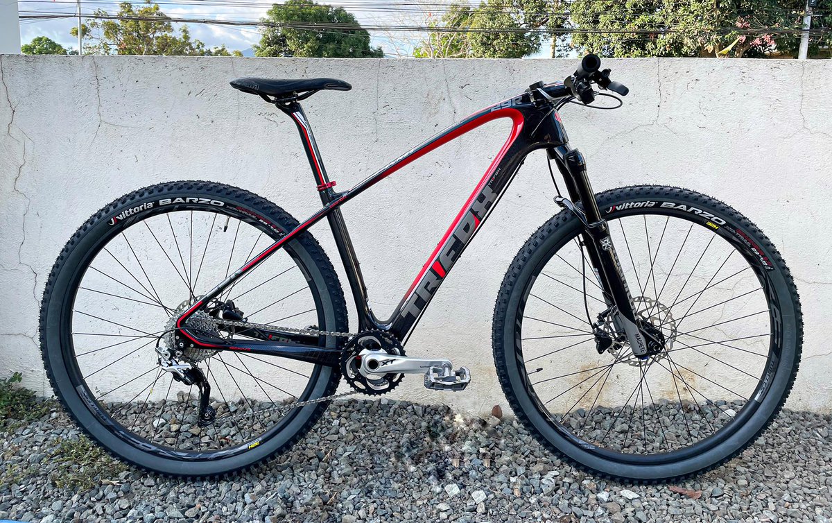 TrifoxBike's tweet photo. 29er Carbon Mountain Bike Hardtail Frame MFM200-RED🔥🔥
The order comes with:
1 x Carbon Mountain Bike Hardtail Frame MFM200
1 x Headset
1 x Hanger
🛒 https://t.co/U2Hu1IwZHA
#trifoxbike #mountainbike #mtbframe #mtbbike #newbike #bikelife #cyclinglift #buildbike #hardtailmtb https://t.co/uMPyElaM9j