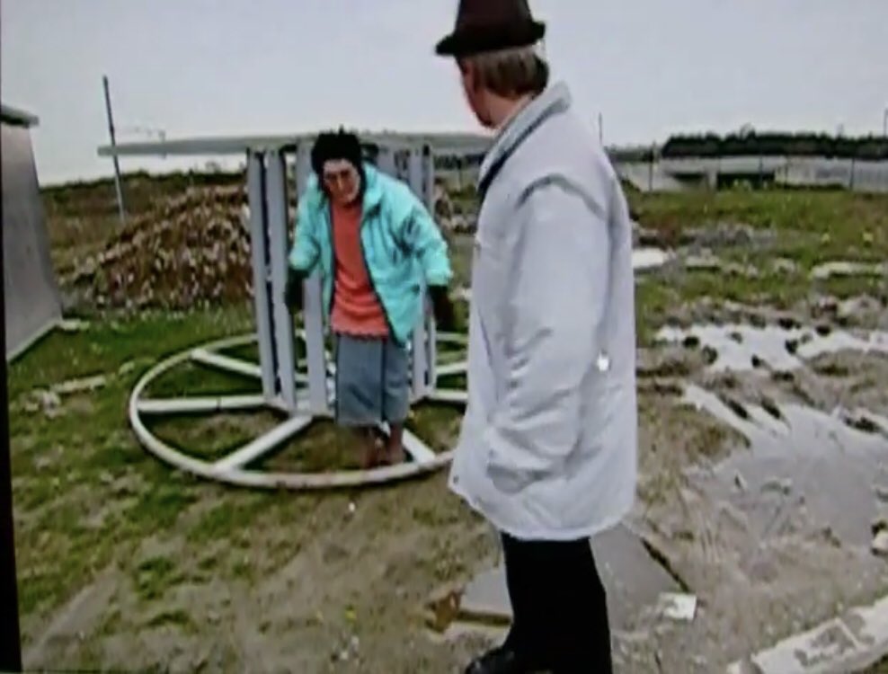 jgeens1's tweet photo. “Da’s dieën bobijn hè Harry!”
#dendraad #indegloria https://t.co/AXdox7DwsR