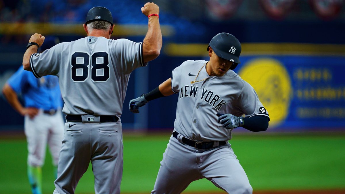macmanolo1's tweet photo. @Dodgers, @Padres y @RedSox sacaron la escoba; @Yankees se salvó de la barrida; polémica victoria de @Phillies sobre @Braves. @MLB #MLB #ResumenMLB #beisbol #polémica #barrida #RasaDeportes @RasaDeportes
https://t.co/kQGeXvHJ4T https://t.co/tNwJAHD03y