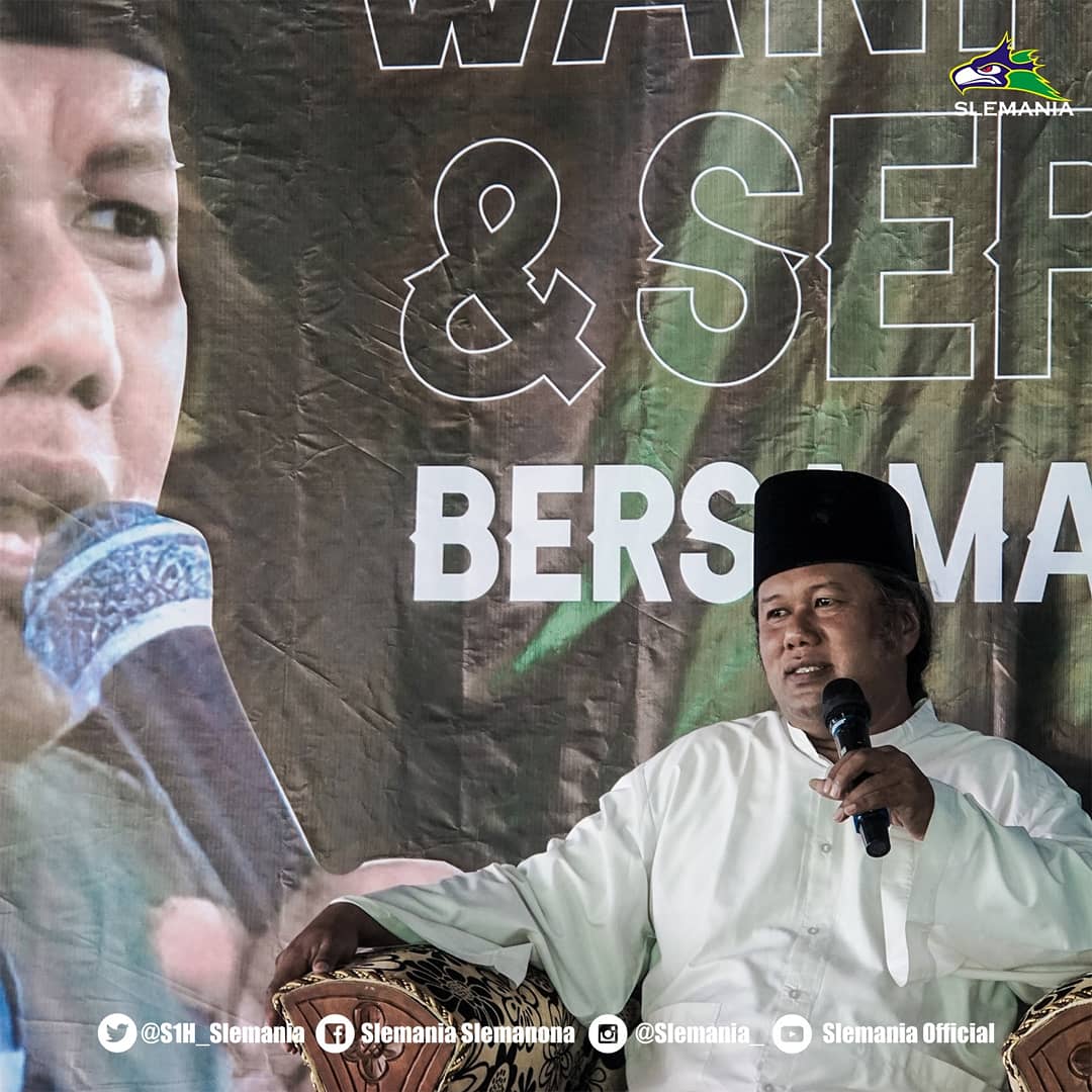 S1H_Slemania's tweet photo. Pengajian dan santunan anak yatim bersama Gus Muwafiq dengan tema WANITA DAN SEPAKBOLA. dalam rangka Anniversary Slemanona yang ke 18 tahun "KEMBAL18ERJUMPA".

#KEMBAL18ERJUMPA
#18thslemanona 
#slemania 
#slemanona 
#salamsatuhati https://t.co/vZ61mtocNU