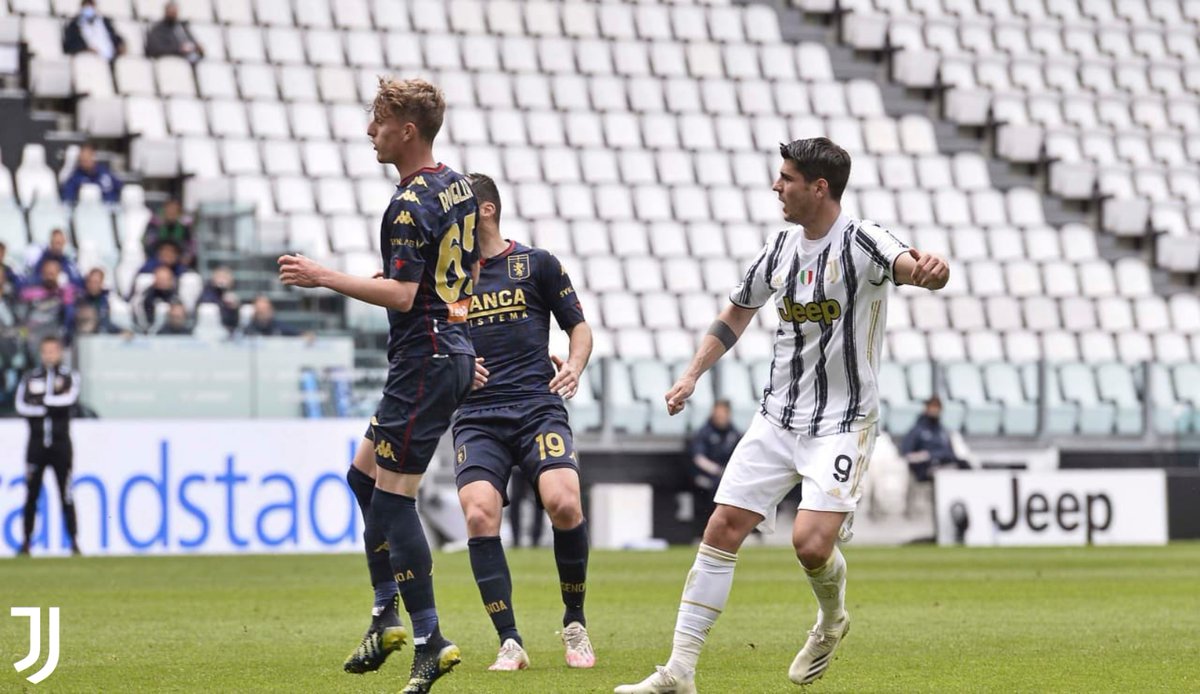 juventusfc's tweet photo. Gallery 📸 #JuveGenoa 📸 https://t.co/BK2gueZNUy https://t.co/z43BhfDLAw