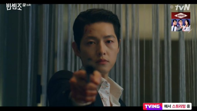 __hgiev's tweet photo. #SongJoongKi best actor. #Vincenzo #VincenzoEp16 daebaaaaak! https://t.co/w2PaaisQr8