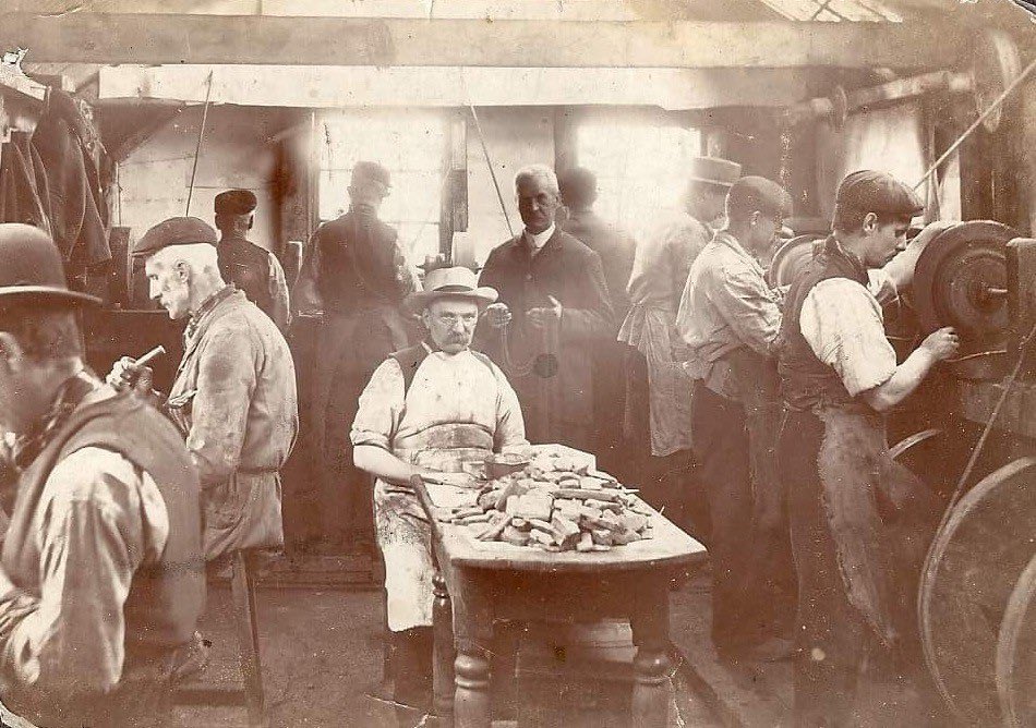 museumwhitbyjet's tweet photo. Read about the everyday lives of Whitby’s Victorian Jet workers in our fascinating new blog post on the MoWJ website!
Link in bio.
#whitbyjet #museumofwhitbyjet #museumfromhome #whitby #jewelleryhistory #yorkshirecoast #history #jetworker #yorkshire #lapidary #museumsofwhitby https://t.co/9fn15t2JQa