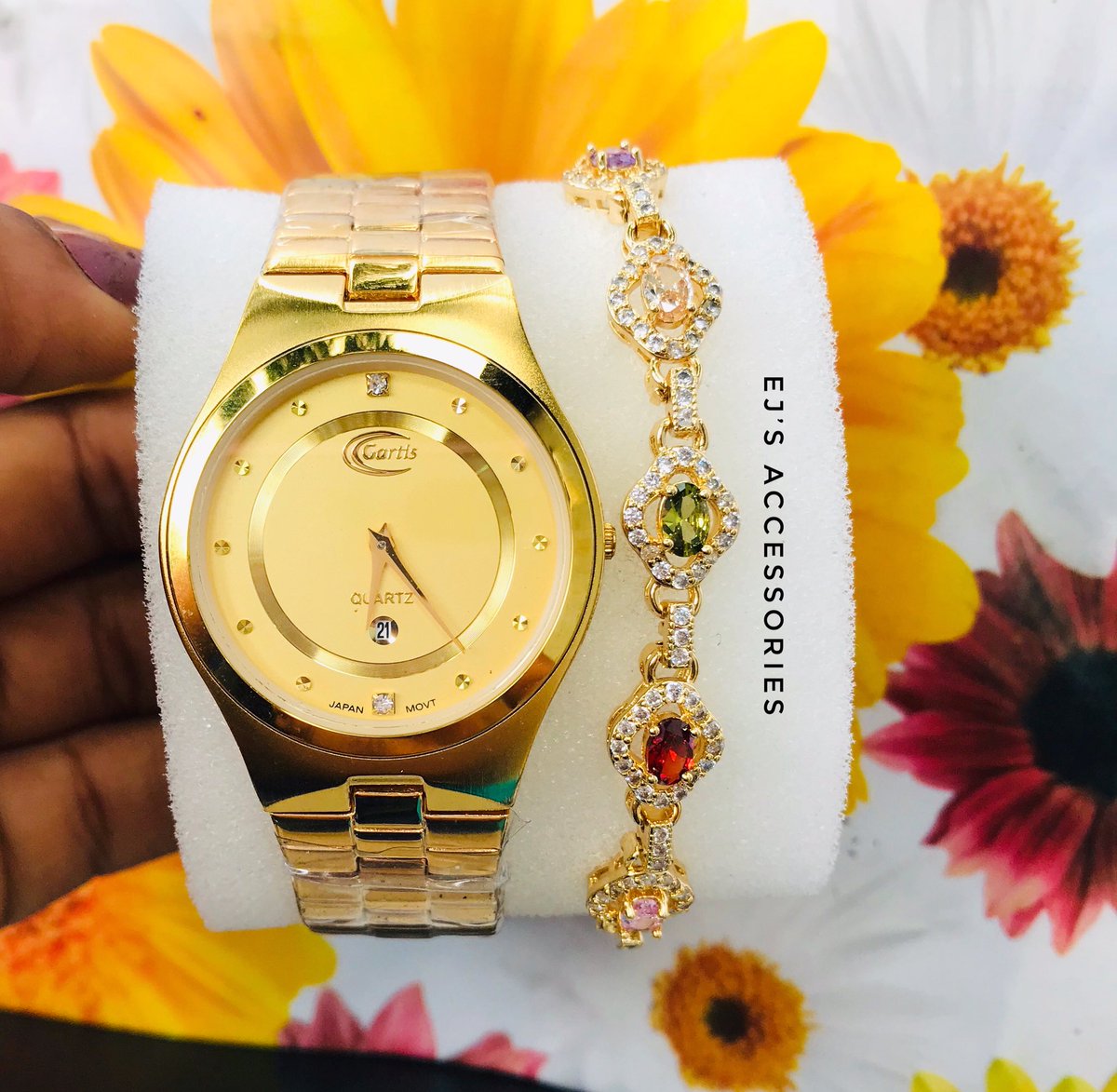 Ejsaccessories's tweet photo. It’s a #MondayMorning what’s your wrist game 😉, shop with Ej’s accessories for beautiful watches and bracelets so your wrist can pop😉
Price : N10,000 each 

Yahoo Rita Edochie https://t.co/WS51YErZAP