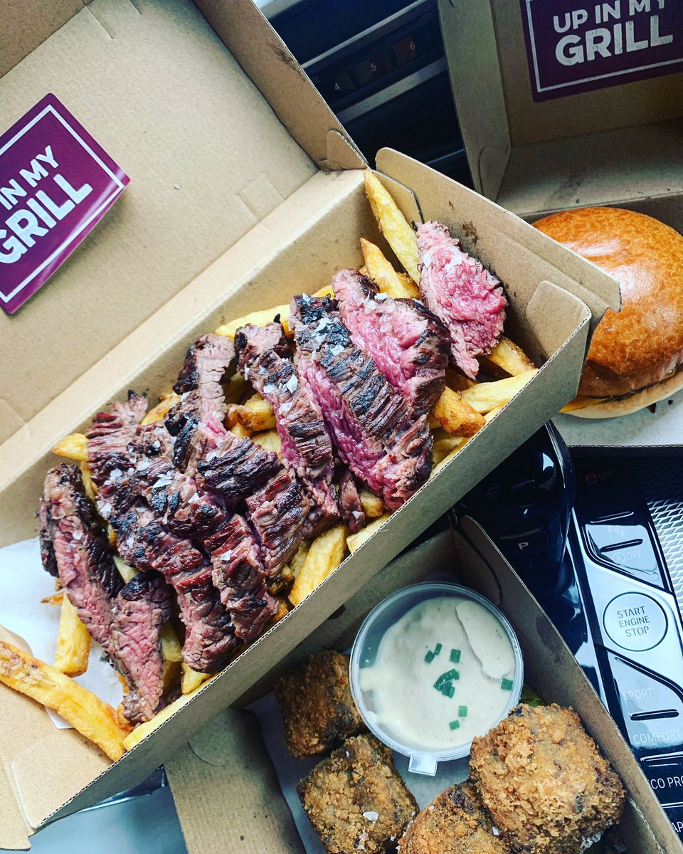 Dinner date in the car! Shin of beef nuggets unreal 🔥🔥🔥 <a href="/upinmygrilluk/">Up In My Grill</a> thank you! #foodie #shinofbeef #steak #Nuggets #datenight
