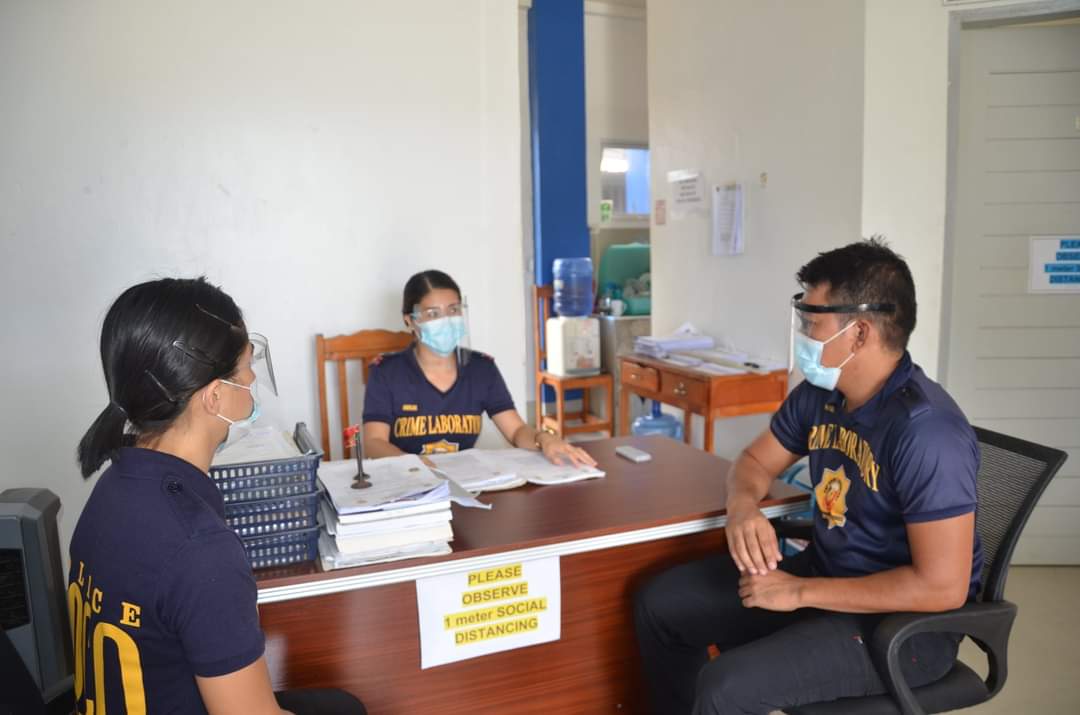 misoccpclo's tweet photo. RCLO 10-Misamis Occidental PCLO
OOA 1:00 PM April 12, 2021, duty personnel of this office led by PCPT GERALINE D ABALDE, Deputy Chief, under the supervision of PLTCOL AILEEN U BERNIDO, Provincial Chief, conducted PICE through information dissemination
#TeamPNP
#serveandprotect https://t.co/BGFFsIThBm