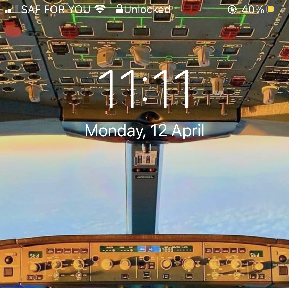 f_grainn's tweet photo. 11:11 https://t.co/KqMe2H3RmB