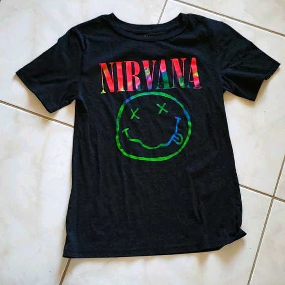 Awhit1979's tweet photo. So good I had to share! Check out all the items I'm loving on @Poshmarkapp from @earthcookierev #poshmark #fashion #style #shopmycloset #victoriassecret #adriennevittadini #nirvana: https://t.co/MfP2sh9t78 https://t.co/YidDFuT2e7