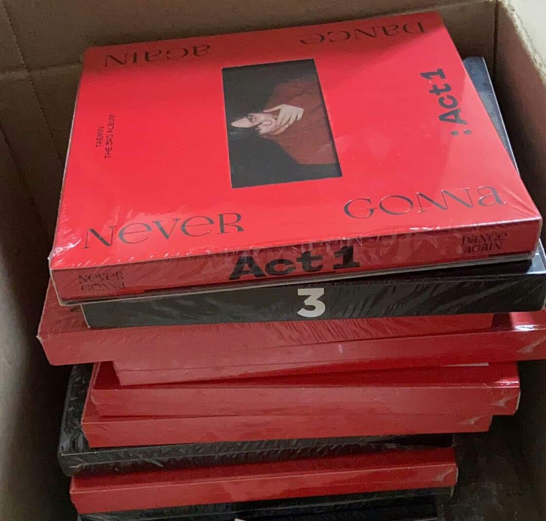 SilverL_2020's tweet photo. ✨WTS/LFB✨

(TO CHECK ITEM/S AVAILABILITY PLEASE CHECK THREAD)

🌌UNSEALED TAEMIN ACT1: NEVER GONNA DANCE AGAIN ALBUMS🌌

INCLUSIONS: CD+PB+POSTER

250 ALL IN + LSF

ON HAND

DOP: NEGOTIABLE

FOR MORE DETAILS PLEASE DM US

#SilverLiningAvailableItems https://t.co/WMrNVAD0bu