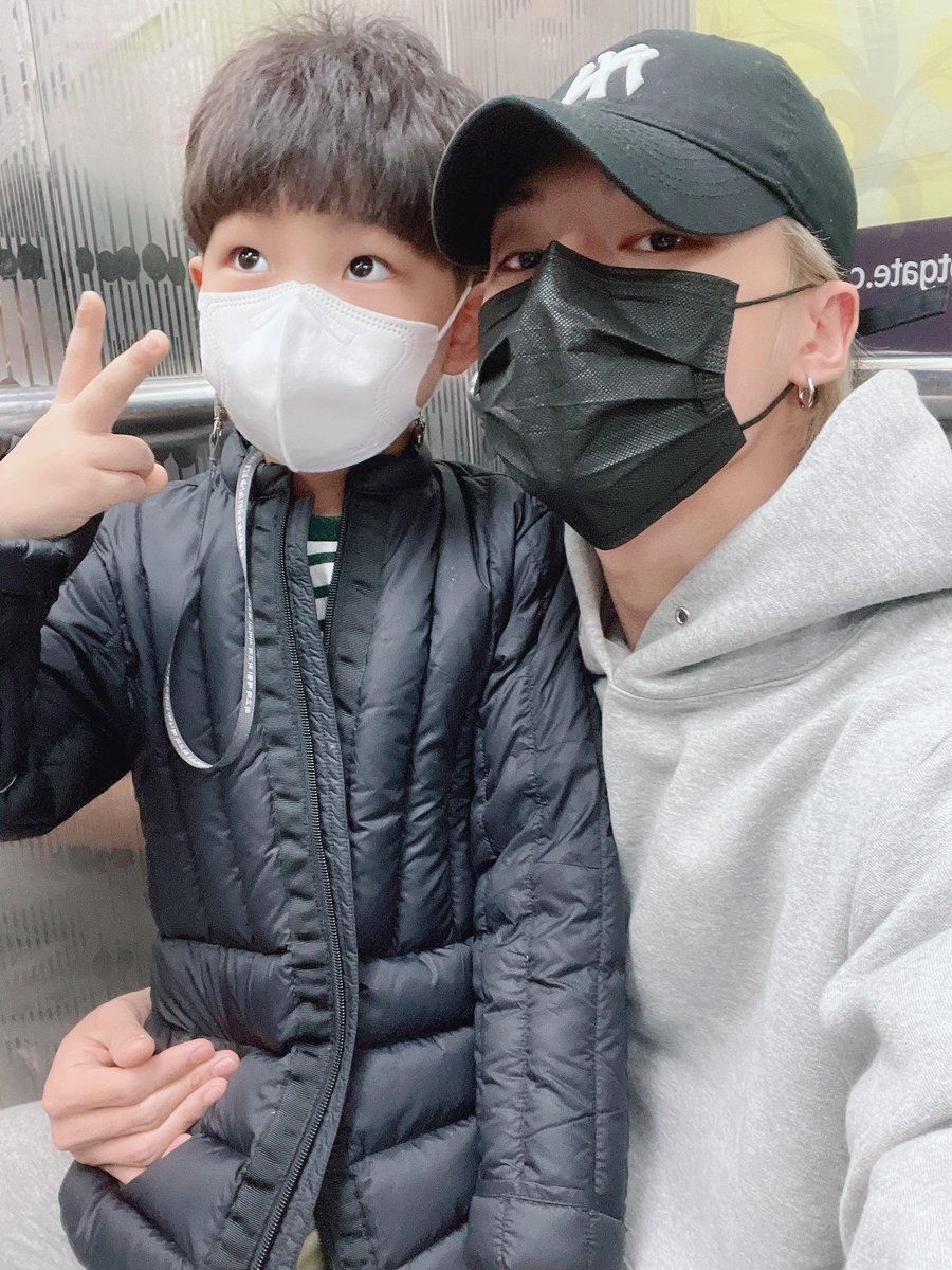 wyrchive's tweet photo. WOOYOUNG AND KYUNGMIN!!! 🥺🥺🥺 https://t.co/3SksffExlb